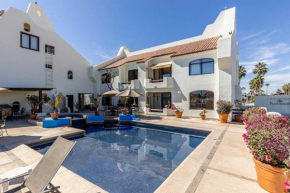 Chic Marina 2BR condo with Pool Access